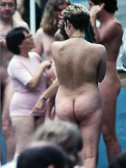 Bombshell Nudist Melanie Davies