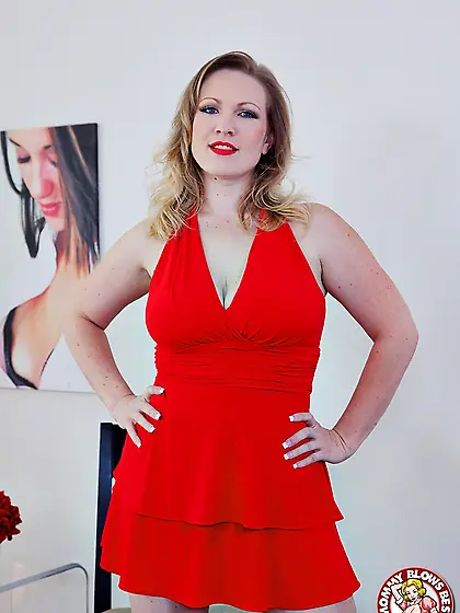 Vicky Vixen gives blojwob