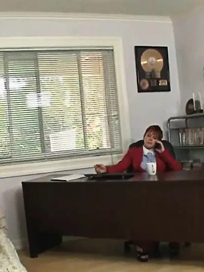 Blonde flower hair strap-on