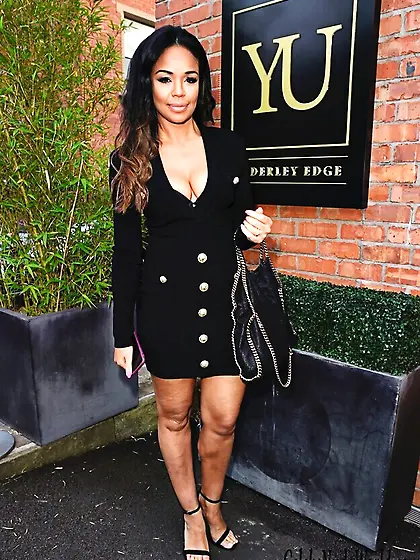 Sarah Jane Crawford Cleavage