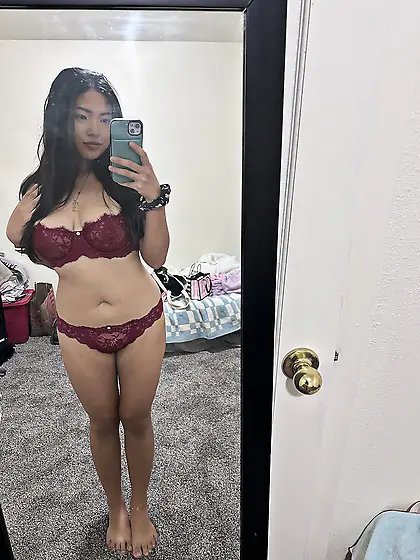 Asian BBW Linda sumaleekeo handles two huge cocks