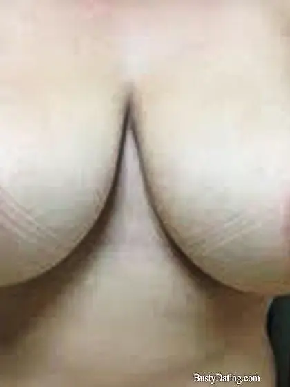 Marissa - 24yr old,  32G