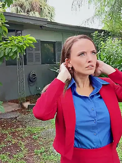 Hot realtor girl shows off her half naked body in an epic way