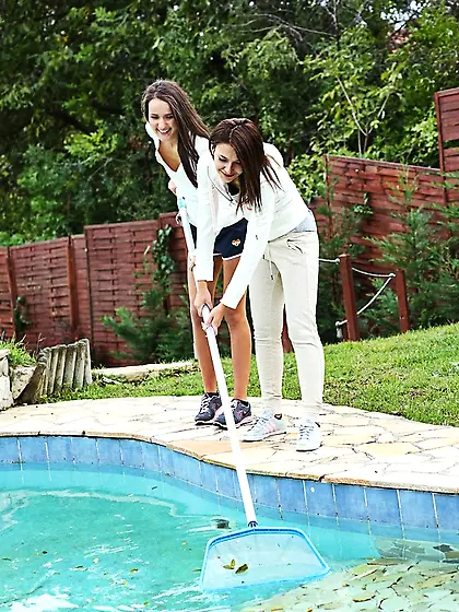 Alexis F and Adriana C pics