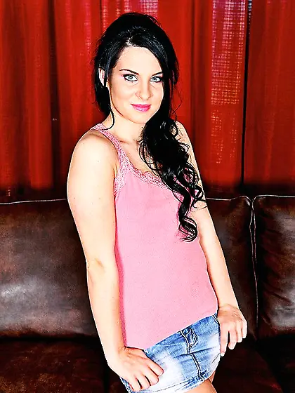 Meet bettina cute girl