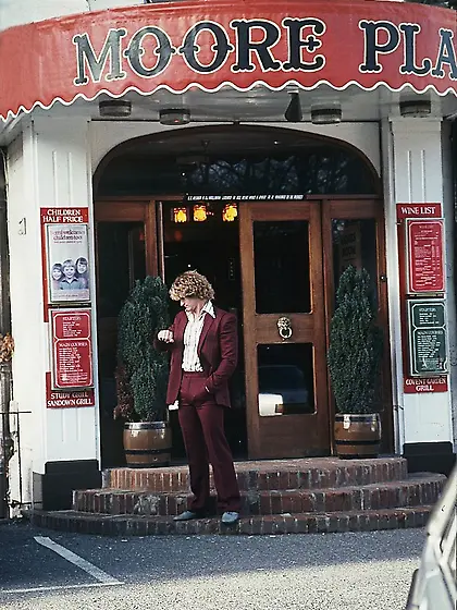 Luscious hottie teases stud