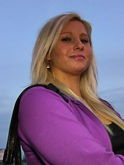 Spicy tattooed blonde purple