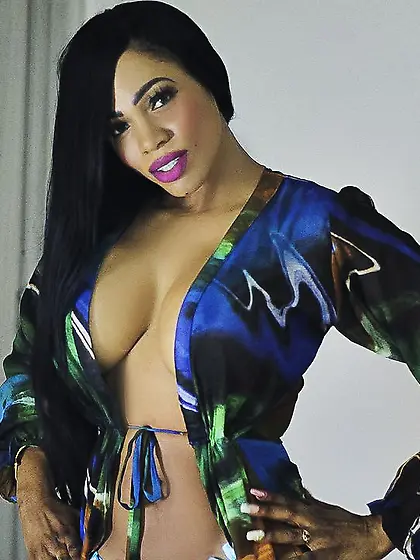 Ebony bisexual cameltoe