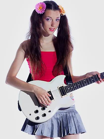 Juicy babe stripping