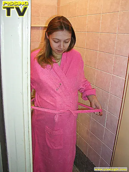 Pregnant teen blonde pissing