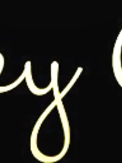 20s get-up brunette massive