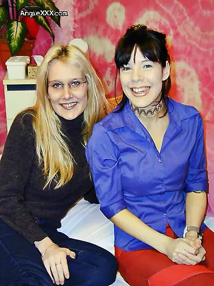 Mature women pleasure licking