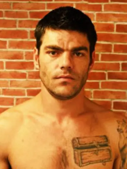 28 yo brunette Wolf.