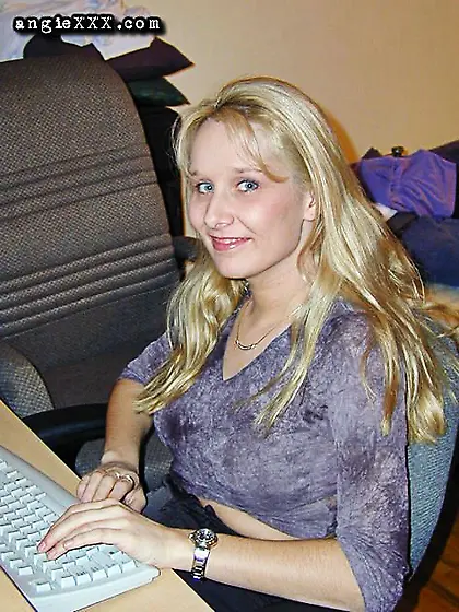 Sluts love kiss asses