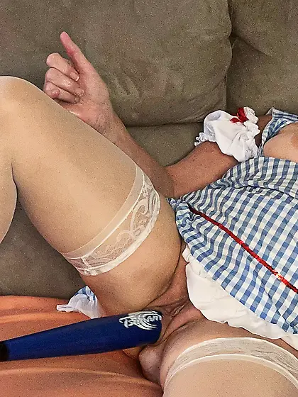 Who Want Yummy cum To Lick On Yall Big Saggy Balls