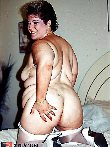 PLUMPER brown-haired