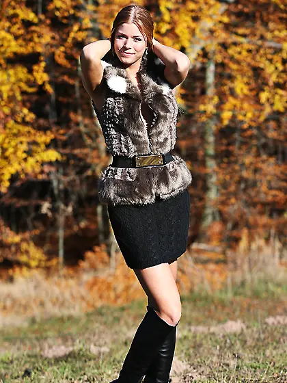 Brunnete sexy girl autumn