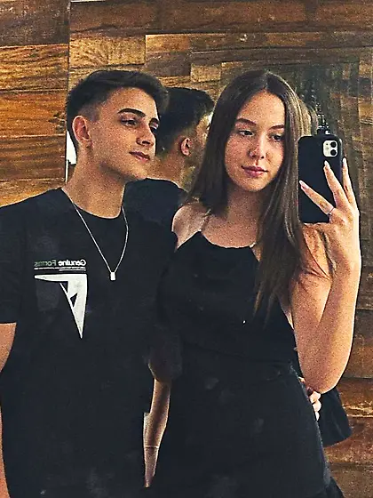 .  Me das sexo oral perfecto..  Me tocas muy exquisi