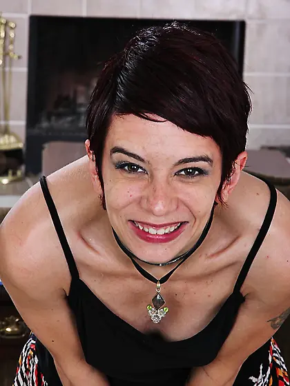 American short hair hot brunette mom