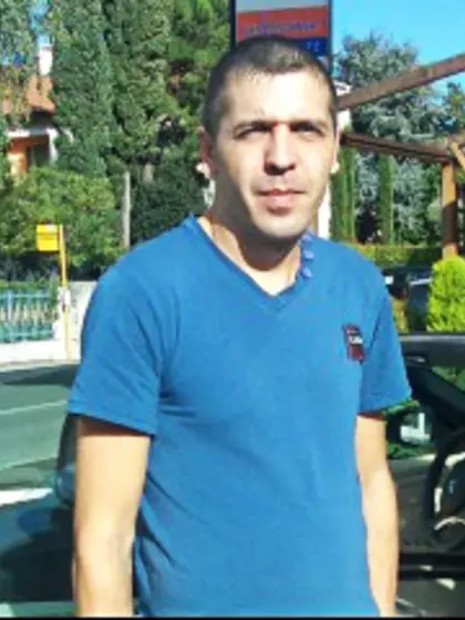 Brunette drake perform anal