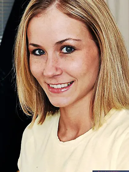 Alluring blonde Mackenzie Star with beautiful huge boobs tries t