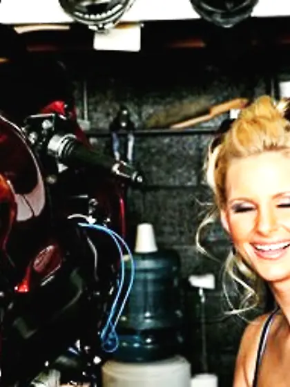 Blonde has a weakness for bikers and comes to the garage to have