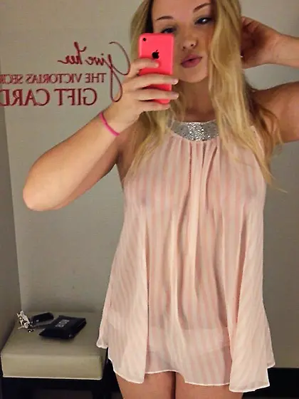 Sexy pic of Dove Cameron