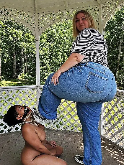Fat Pawg Steps On Nigger