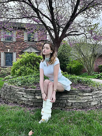 unoangryone white top