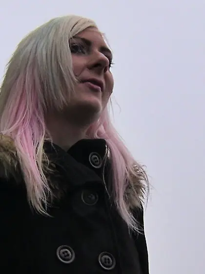 Slim blonde black coat