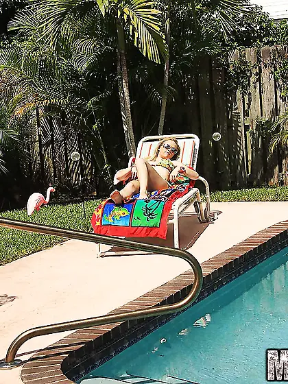 Stripping amateur girlfriend bikini