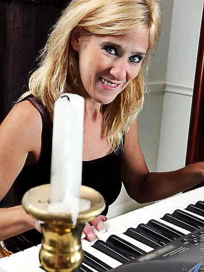 Horny granny squeezes clit