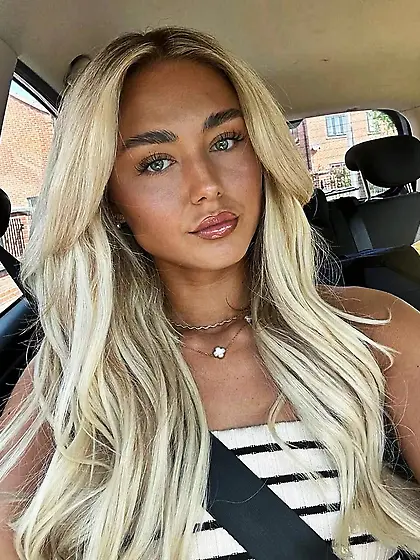 Daddy likes his bimbo daughter a bit too much