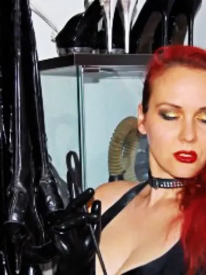 Redhead desiree perform anal