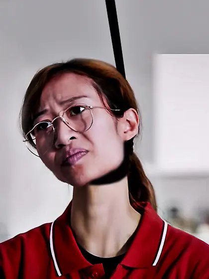 A long tightly stretched throat