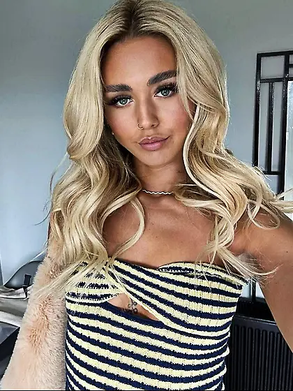 Daddy likes his bimbo daughter a bit too much