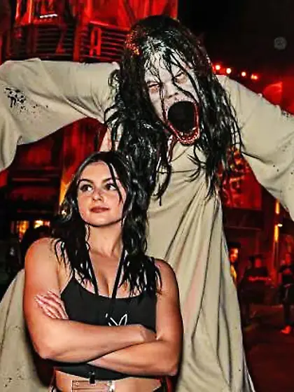 Ariel Winter - Halloween