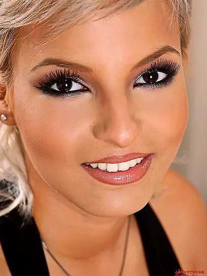 Female with black eyes knows she is sultry and agrees to take pa