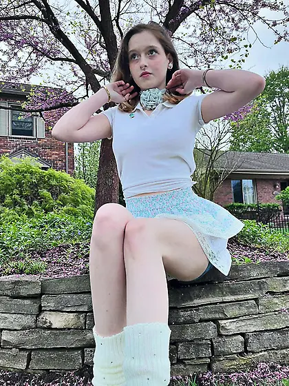 unoangryone white top