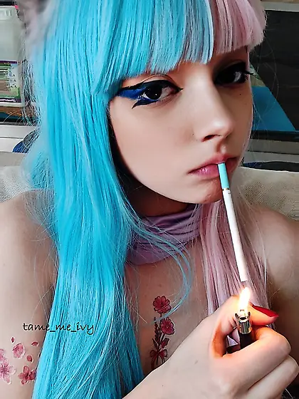 Egirl Smoking UwU