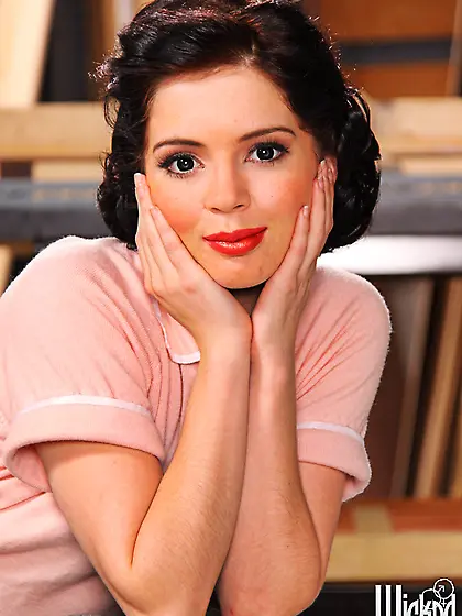 Raunchy retro slut rides her sweetheart's big long boner to