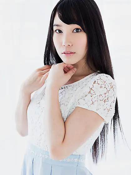 Adorable Japanese girl shows off on all fours to be horny