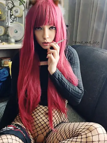 Adorable Alt Girl smoking a cig