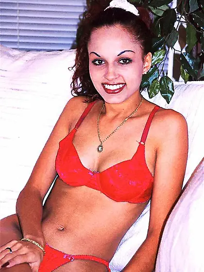 Indian Girl In Lingerie SaggyTits