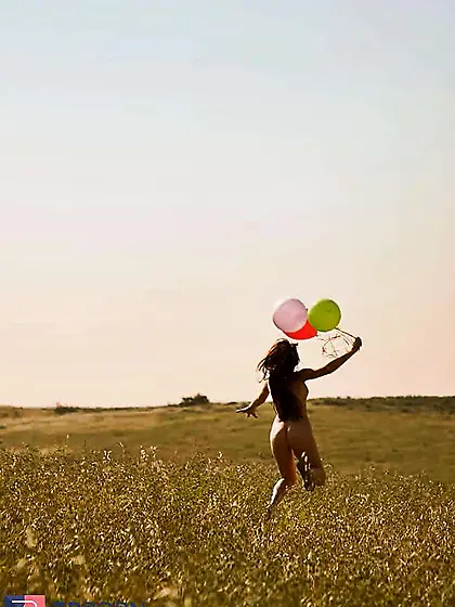 Random gals and funny stuff