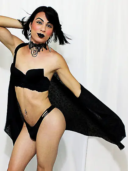 Latin transgender EvannyT like to snapshot