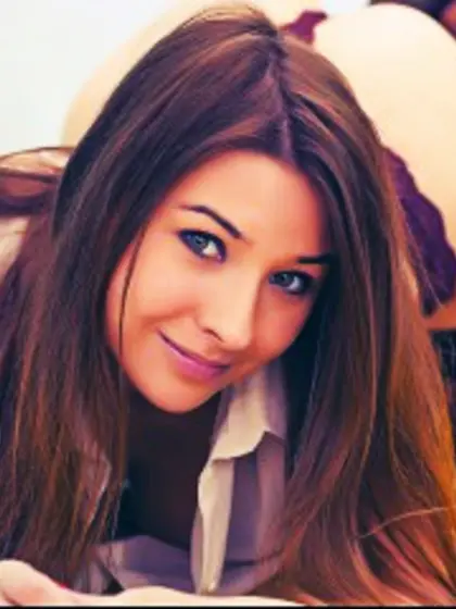 Brunette Teen Kamila Dancing.