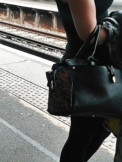 Londonperv's Candids 2014 - At the Station vol 4