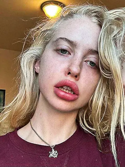 bimbo whore Chloe cherry