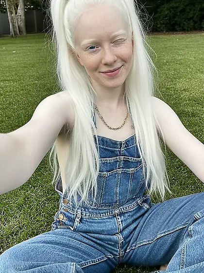 Girls From Threads Dez. 25